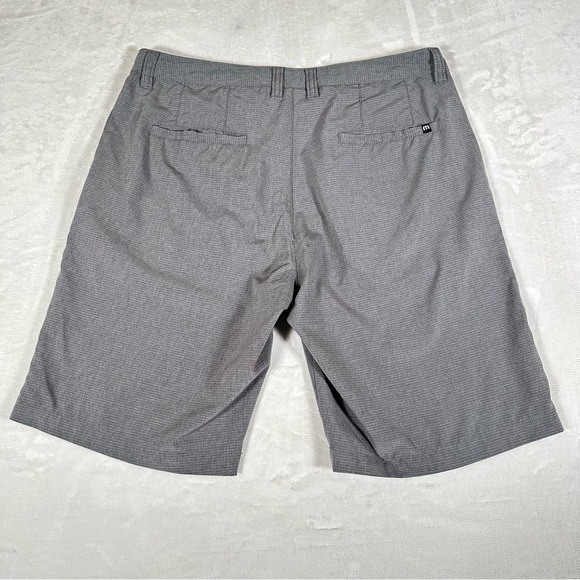 Travis Mathew Mens Chino Shorts Flat Front Casual Golf Striped Gray Size 34 - Picture 8 of 12
